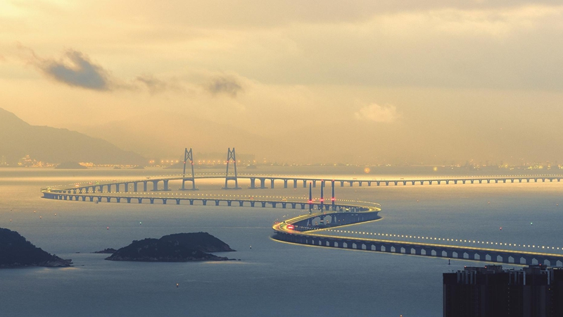 10、龐源租賃參建國家“世紀工程”港珠澳大橋（2012—2017年）_副本.jpg